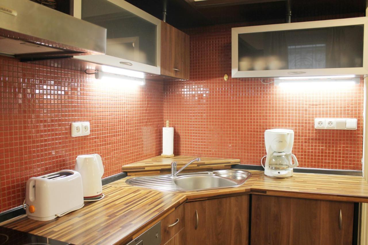 Modern Apartment Ve Smeckach 28 プラハ エクステリア 写真
